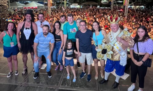 Carnaval de Pinheiral reúne cerca de 6 mil pessoas em primeira noite da festa